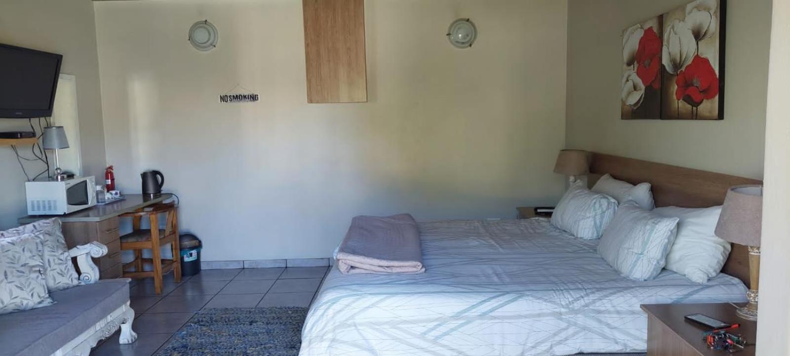 12 On Vaal Drive Guesthouse Vanderbijlpark Esterno foto